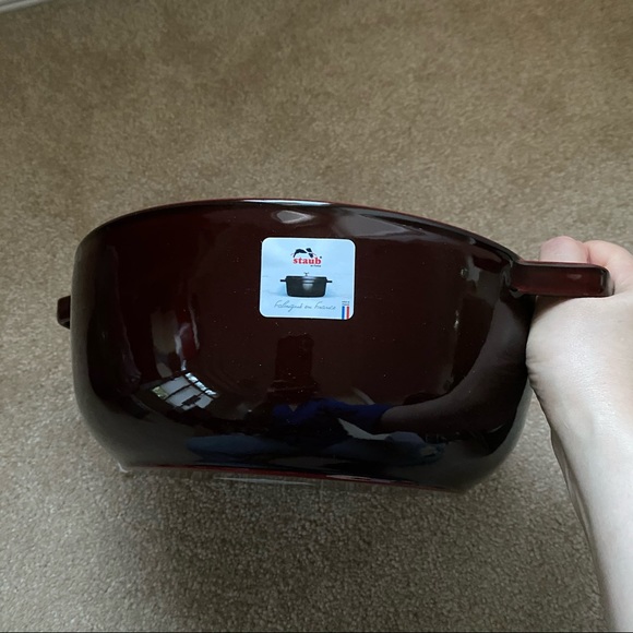 Staub new #24 3-3/4qt Rooster Red - Picture 9 of 16